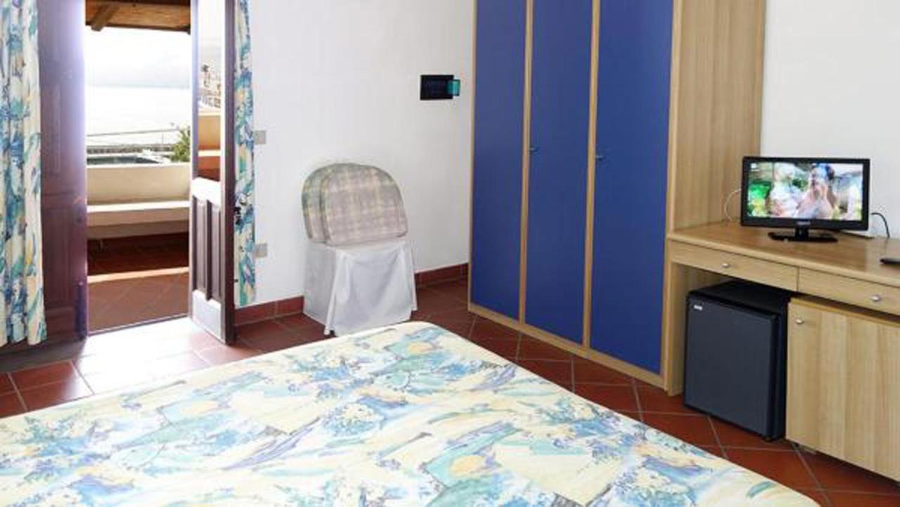 Hotel Bellavista Santa Marina Salina Exterior photo