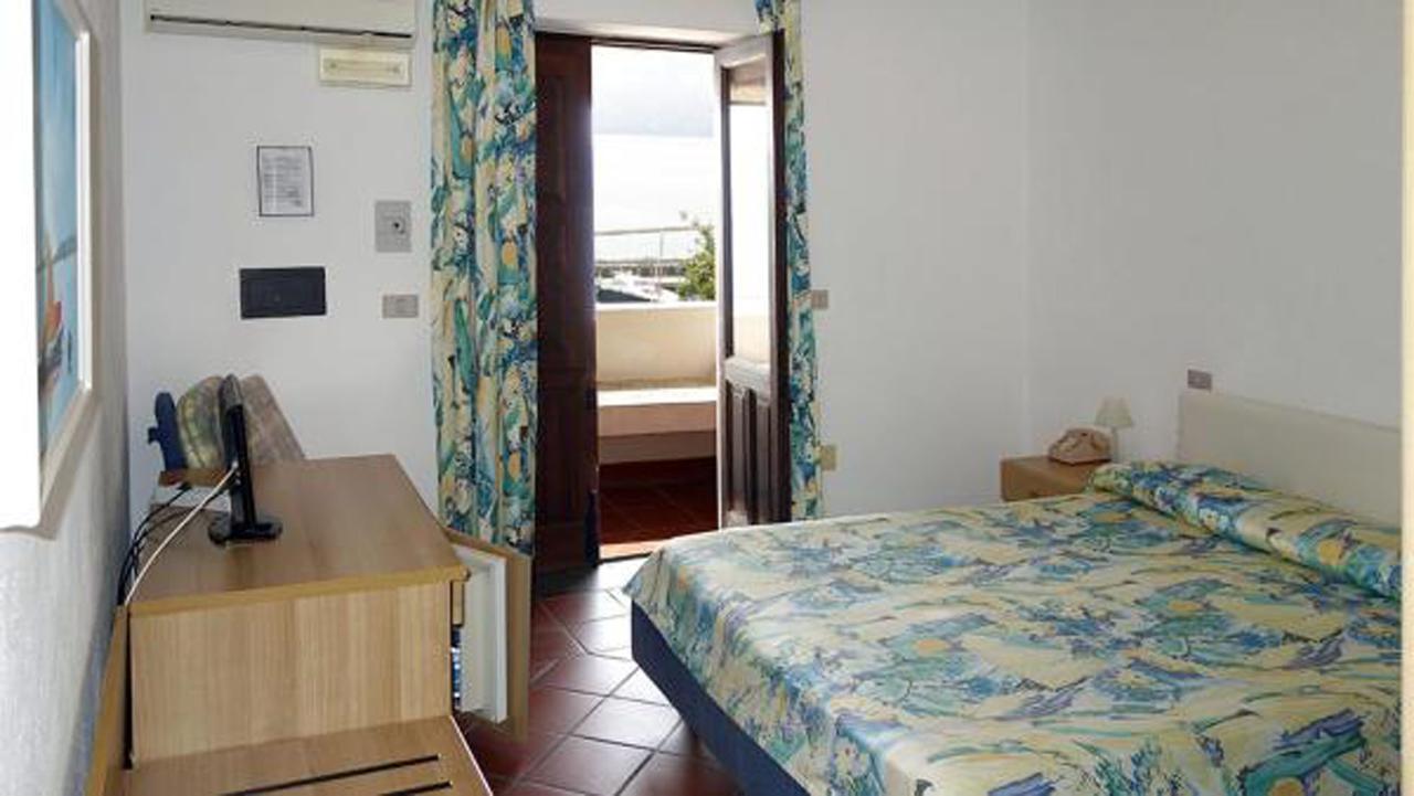 Hotel Bellavista Santa Marina Salina Exterior photo
